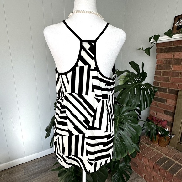 🛍️ Amber Blue strap shoulder top size medium excellent condition. - Picture 5 of 6